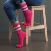 גרבי ספורט 2 פסים רקע ורוד