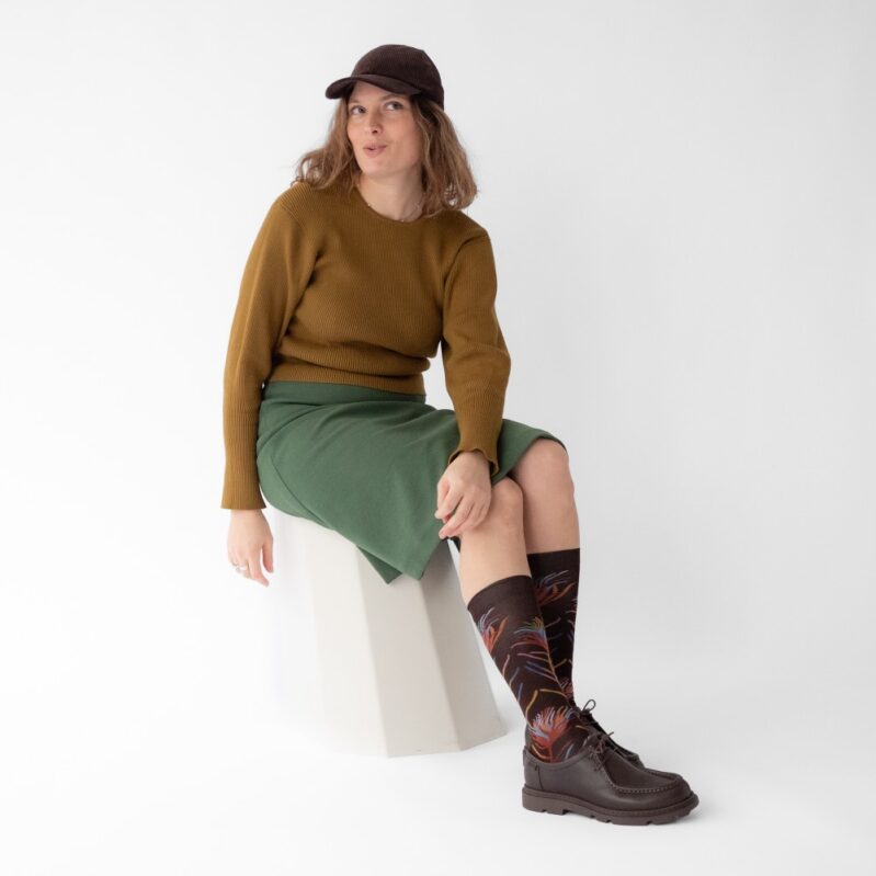 BO901 | גרבי בון מייסון עד הברך דגם  Dark Brown Floral