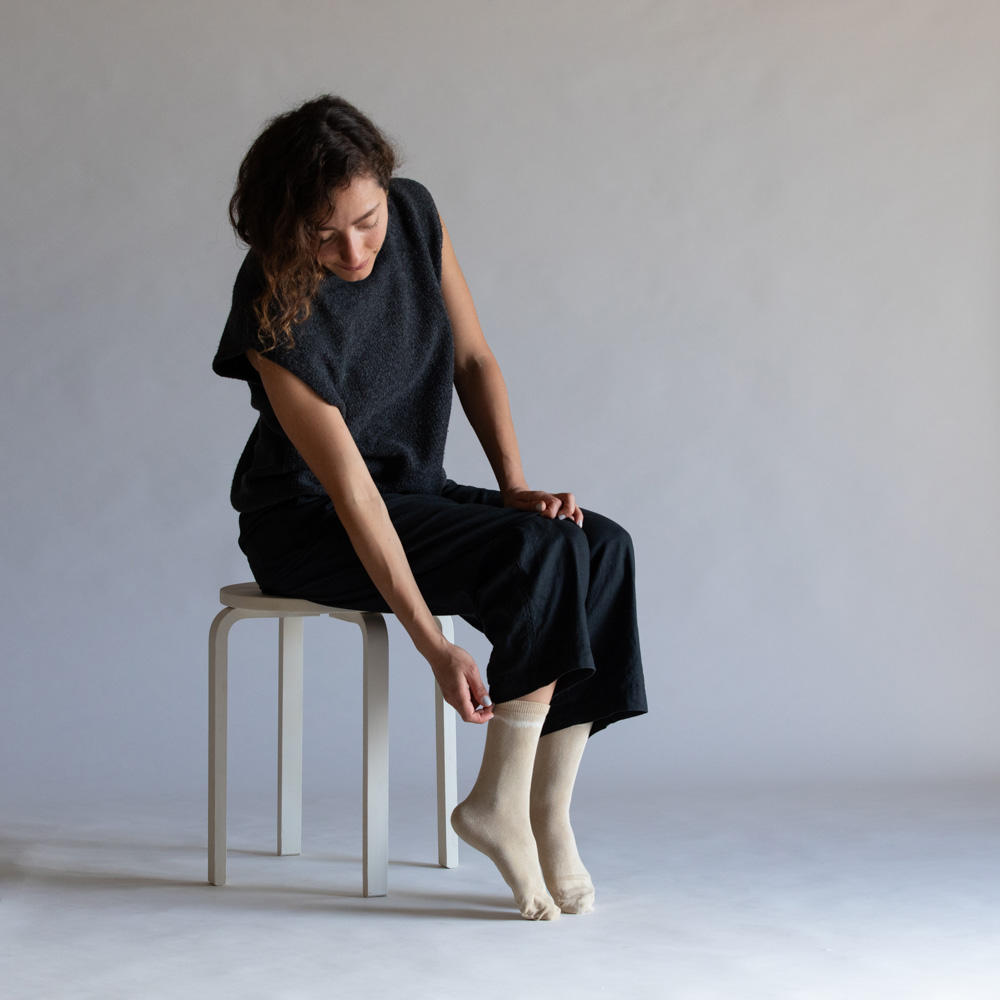 אגוז מלך פס - גרבי כותנה בצביעה טבעית