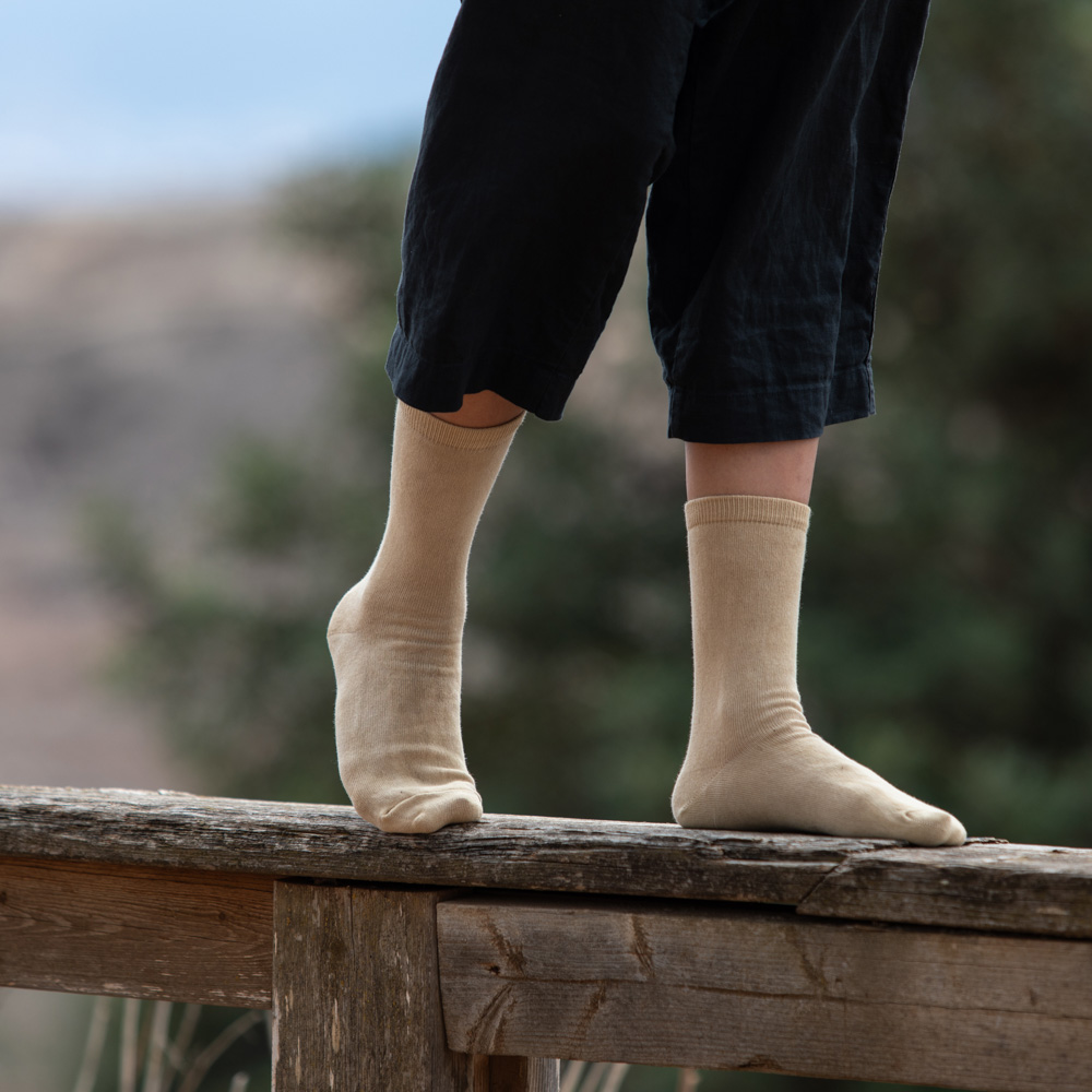 אגוז מלך חלק - גרבי כותנה בצביעה טבעית