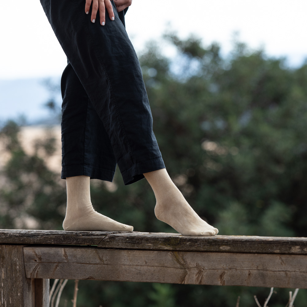 אגוז מלך חלק - גרבי כותנה בצביעה טבעית