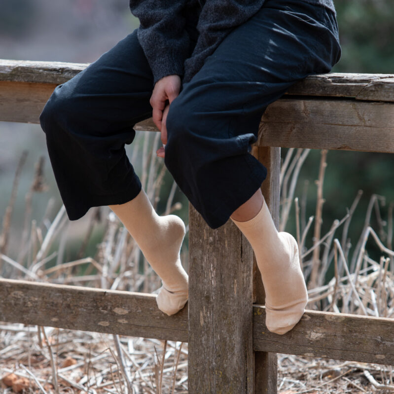 פקאן חלק - גרבי כותנה בצביעה טבעית