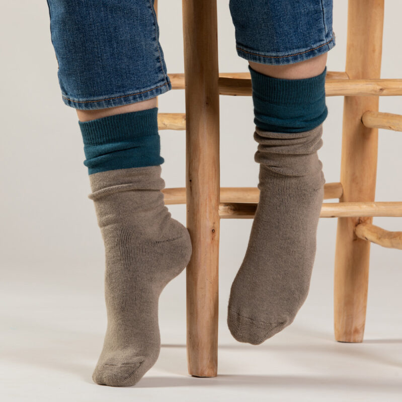 דואליטי- גרבי מגבת של פעם בצבע בז' וטורקיז