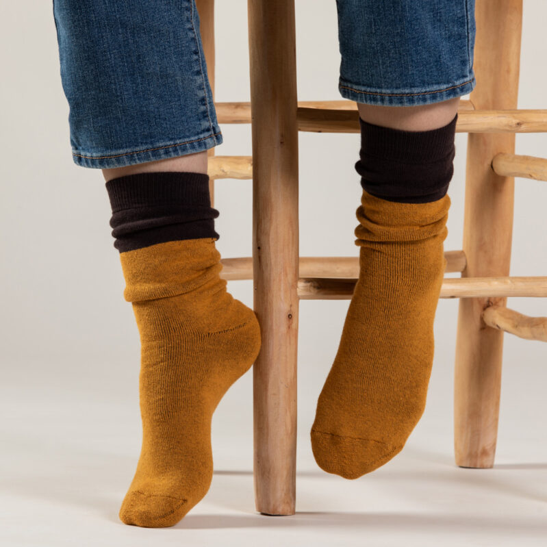 דואליטי- גרבי מגבת של פעם בצבע חרדל