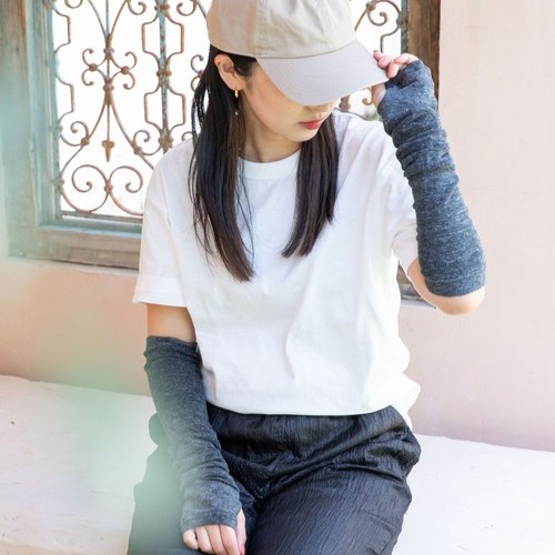 שרוולי זרועות מפשתן מבית Put On Socks צבע אפור פחם