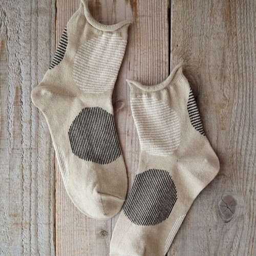 גרבי כותנה ופשתן מבית Put On Socks דגם SAVON צבע קפה