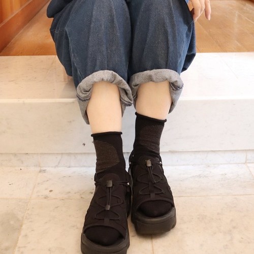 גרבי כותנה ופשתן מבית Put On Socks דגם SAVON צבע שחור