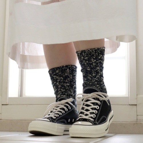 גרבי כותנה ופשתן מבית Put On Socks דגם Grain צבע שחור