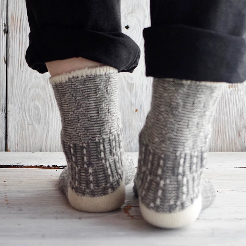 גרבי צמר מרינו מבית Put On Socks דגם Braid צבע אפור