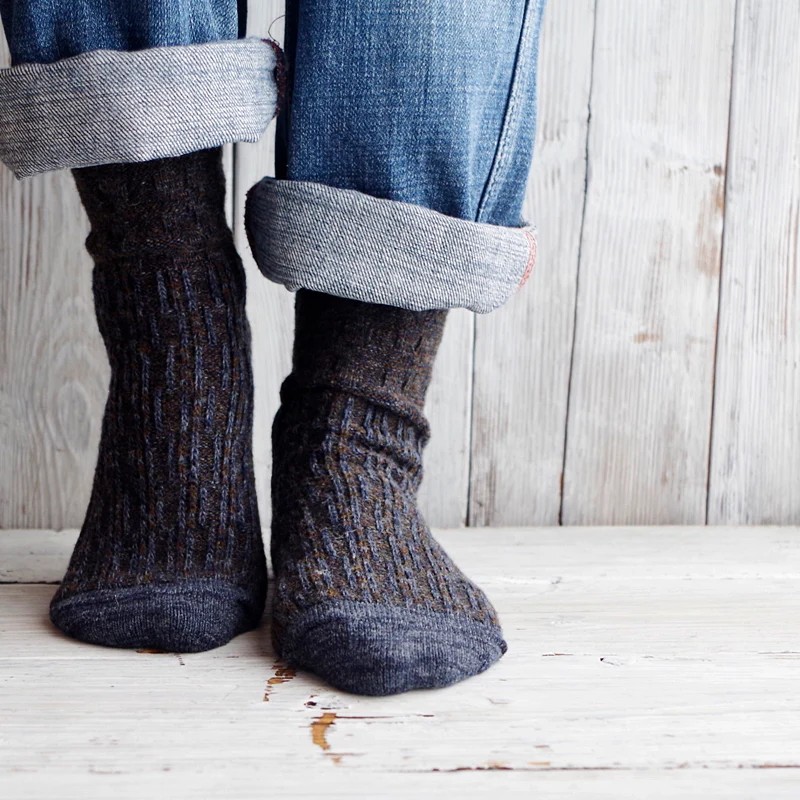 גרבי צמר מרינו מבית Put On Socks דגם Braid צבע אינדיגו