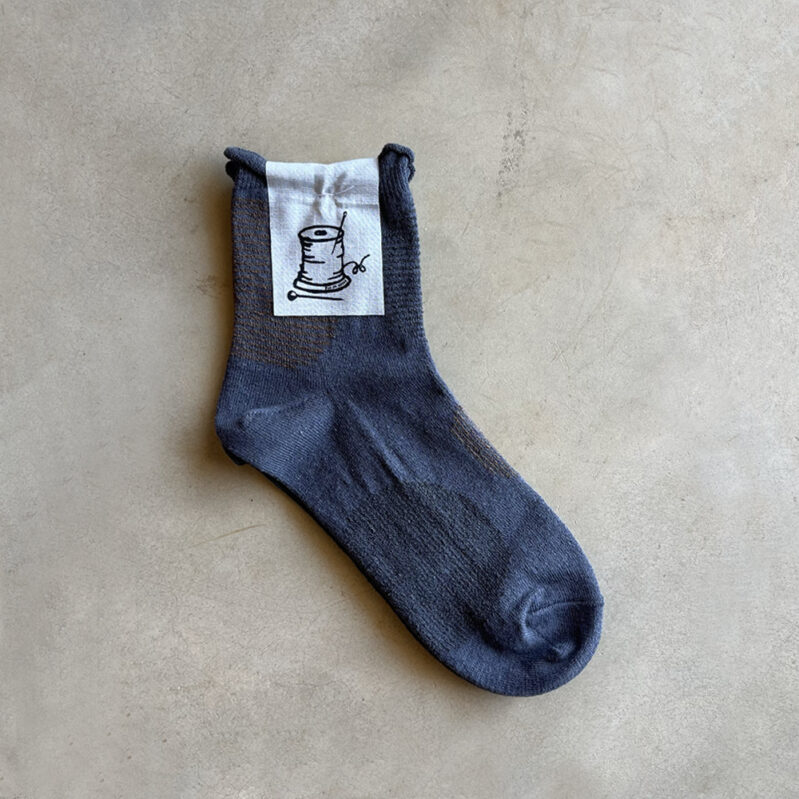 גרבי כותנה ופשתן מבית Put On Socks דגם SAVON צבע אפור