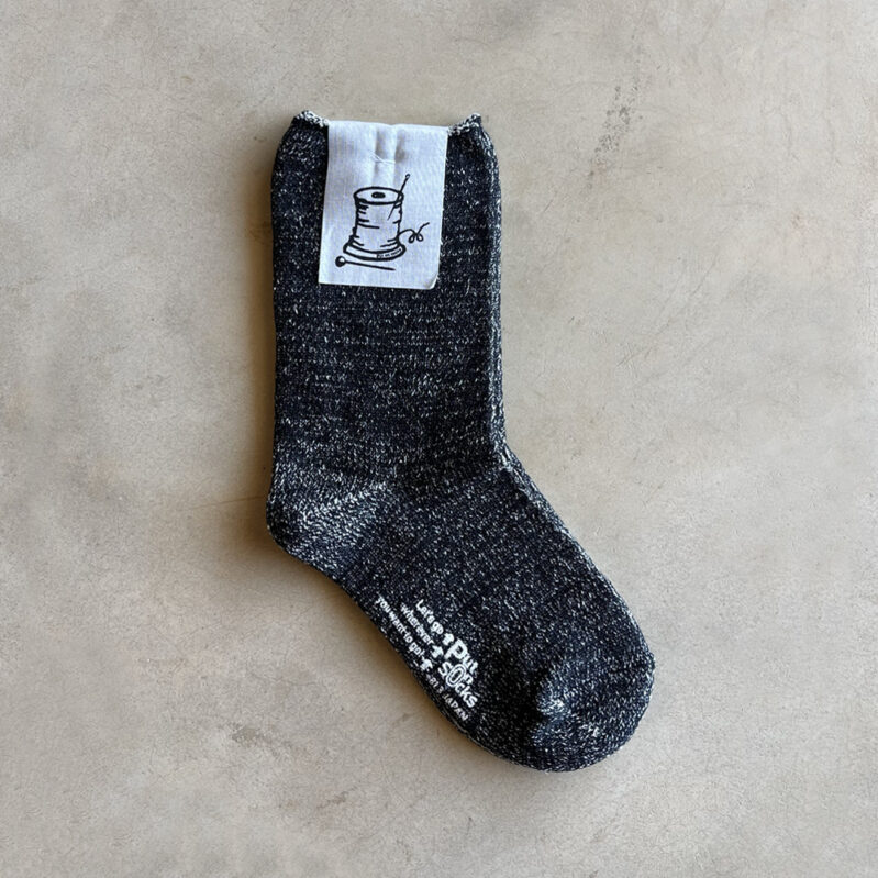 גרבי כותנה ומשי מבית Put On Socks דגם Airy צבע שחור