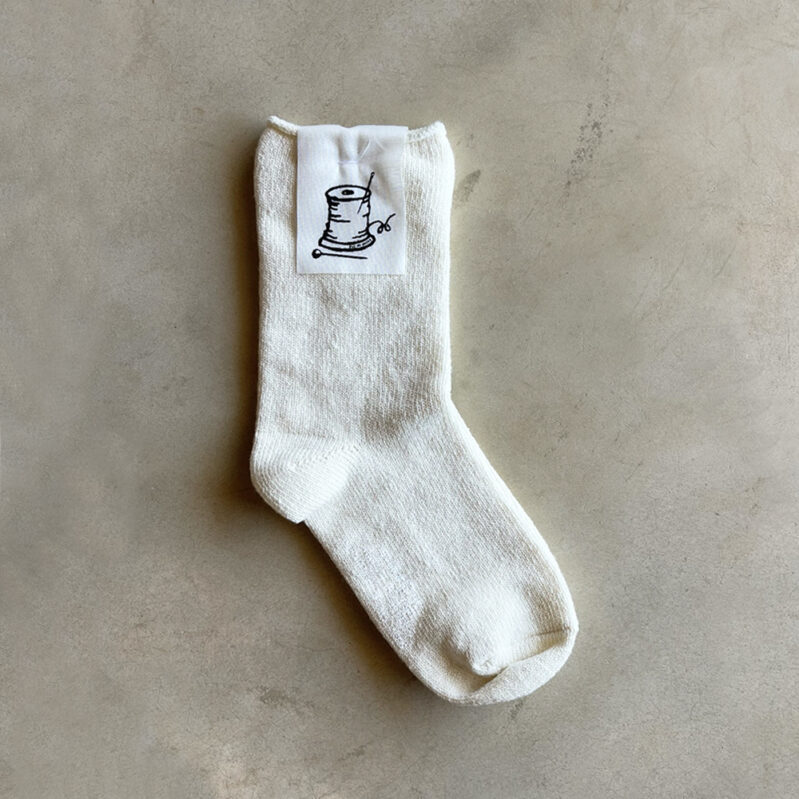 גרבי כותנה ומשי מבית Put On Socks דגם Airy צבע שמנת