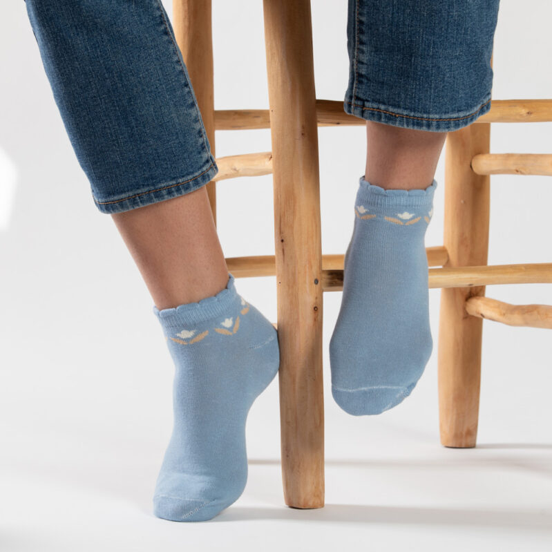 פעמונית - זוג קרסוליות כותנה בצבע תכלת