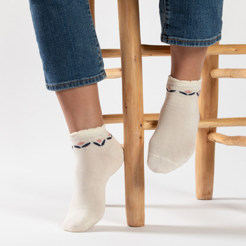 פעמונית - זוג קרסוליות כותנה בצבע שמנת